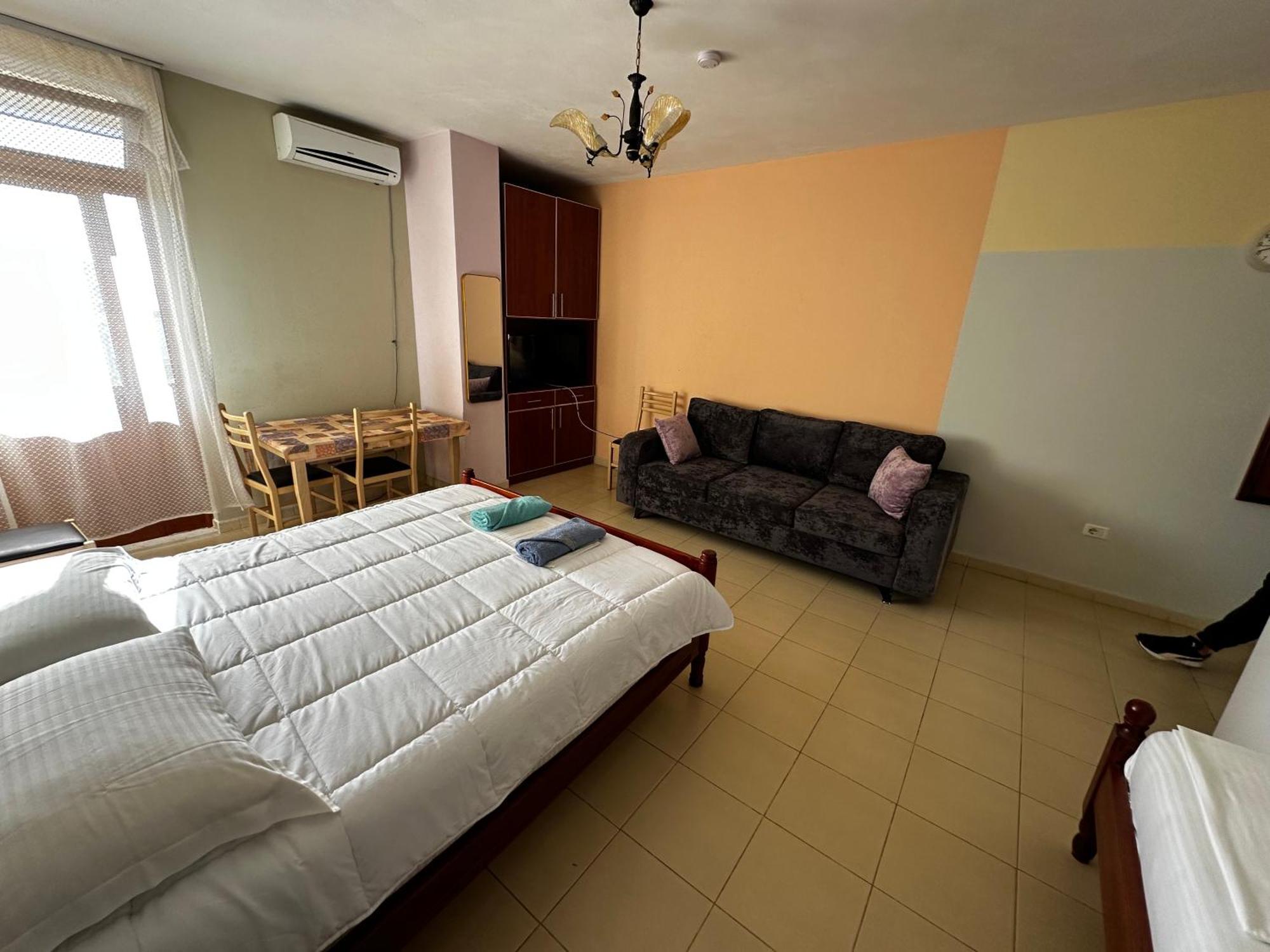 Romance Holiday Garden Inn Durrës 외부 사진
