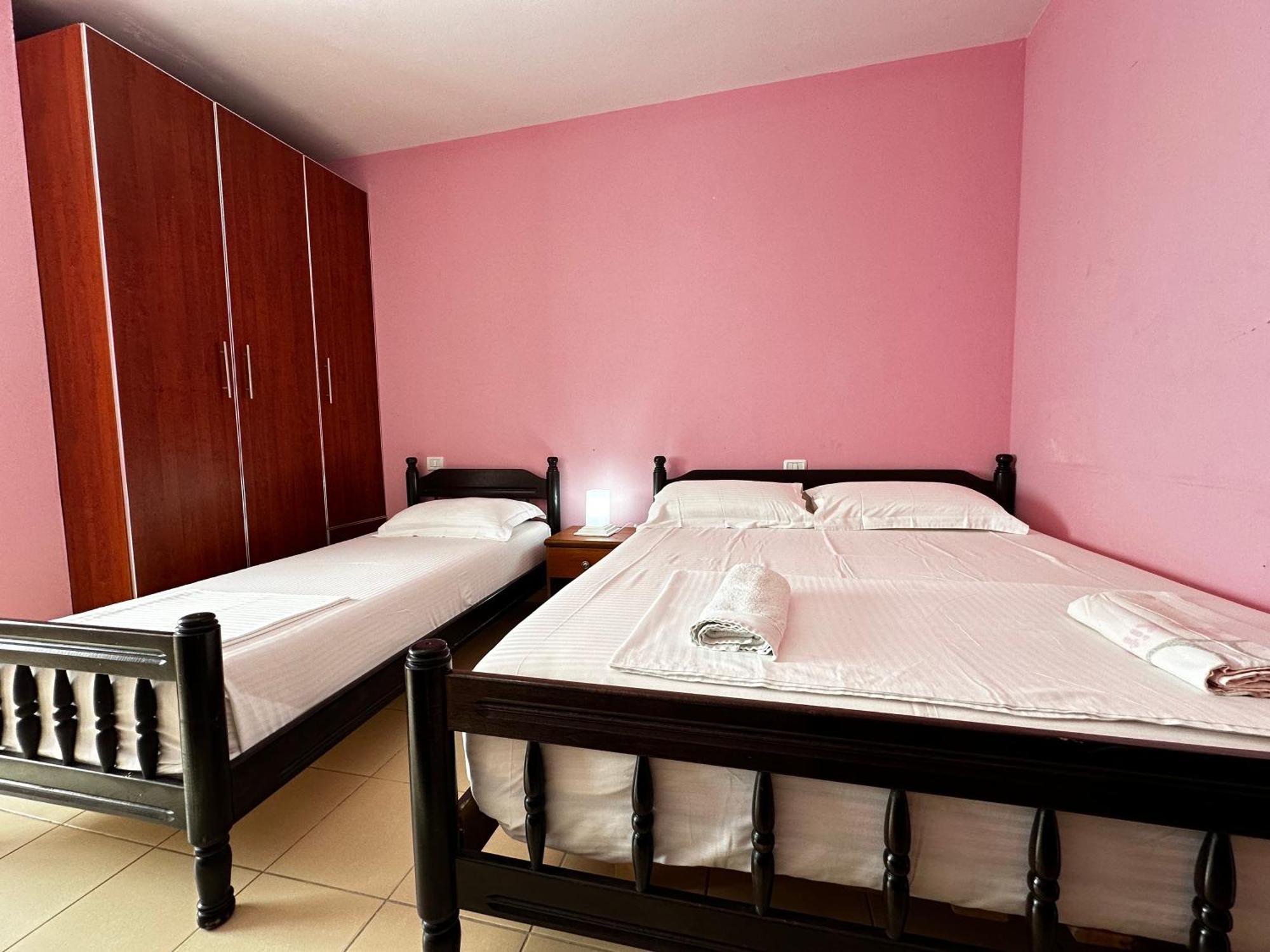 Romance Holiday Garden Inn Durrës 외부 사진