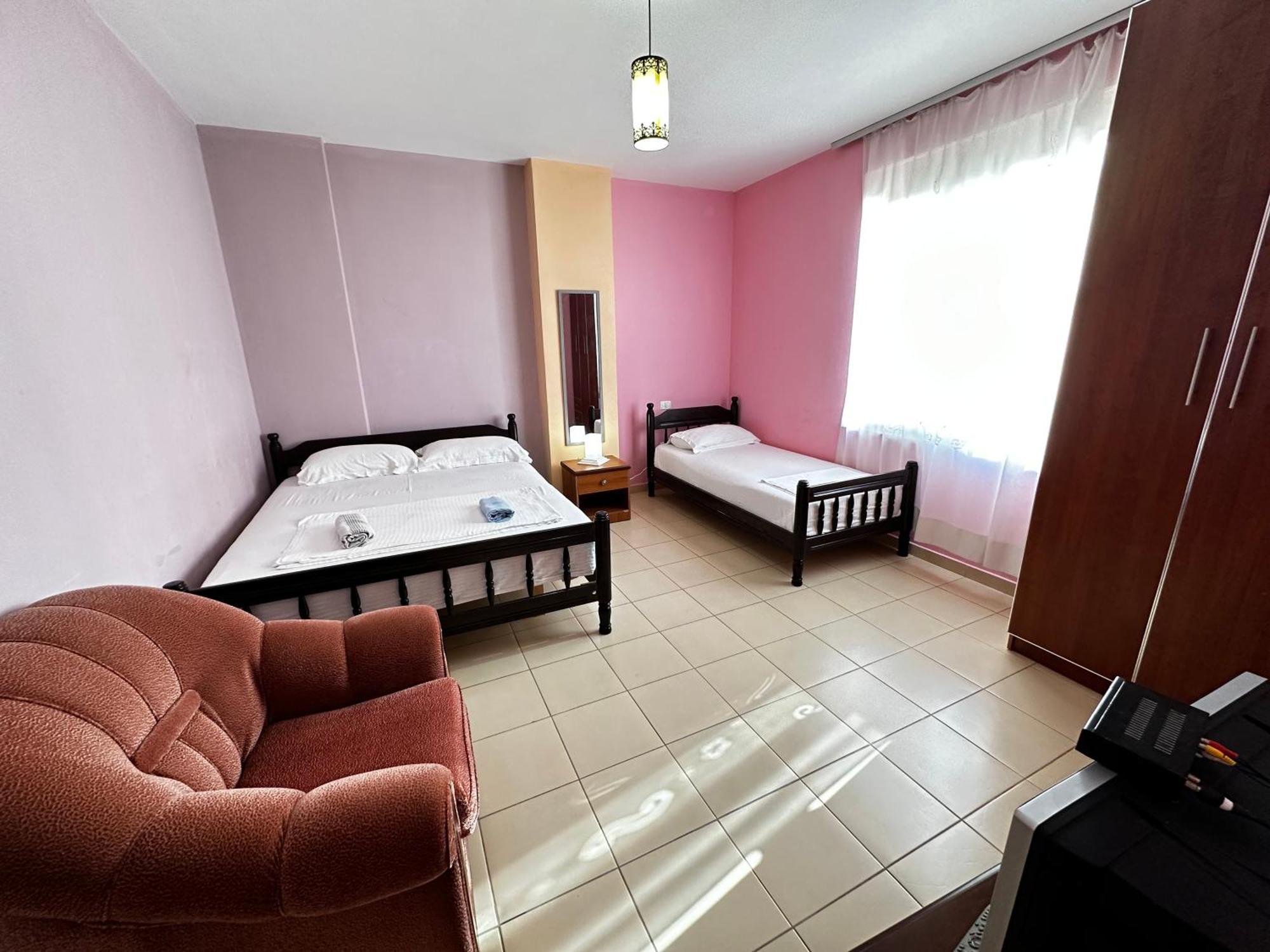 Romance Holiday Garden Inn Durrës 외부 사진