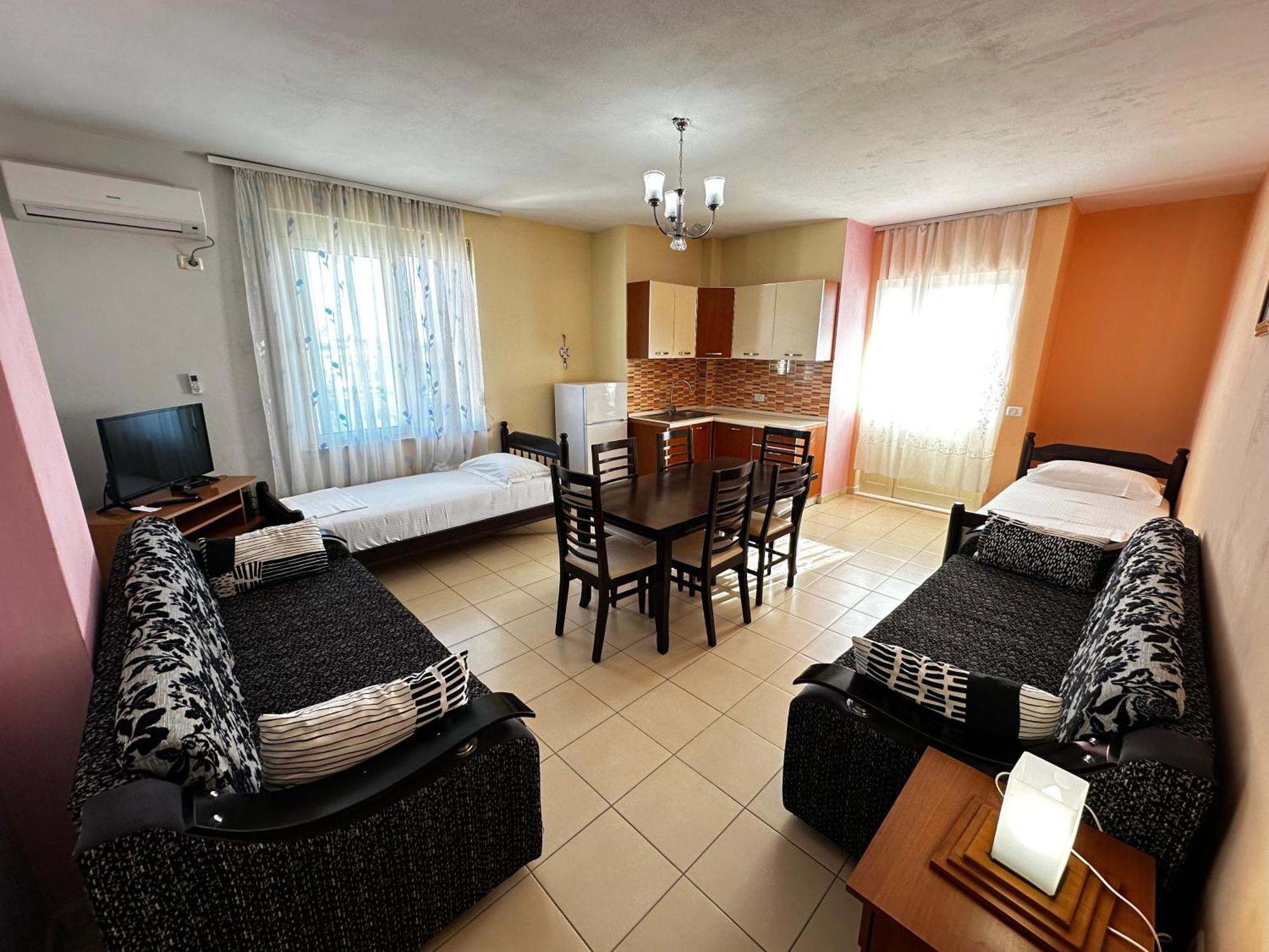 Romance Holiday Garden Inn Durrës 외부 사진