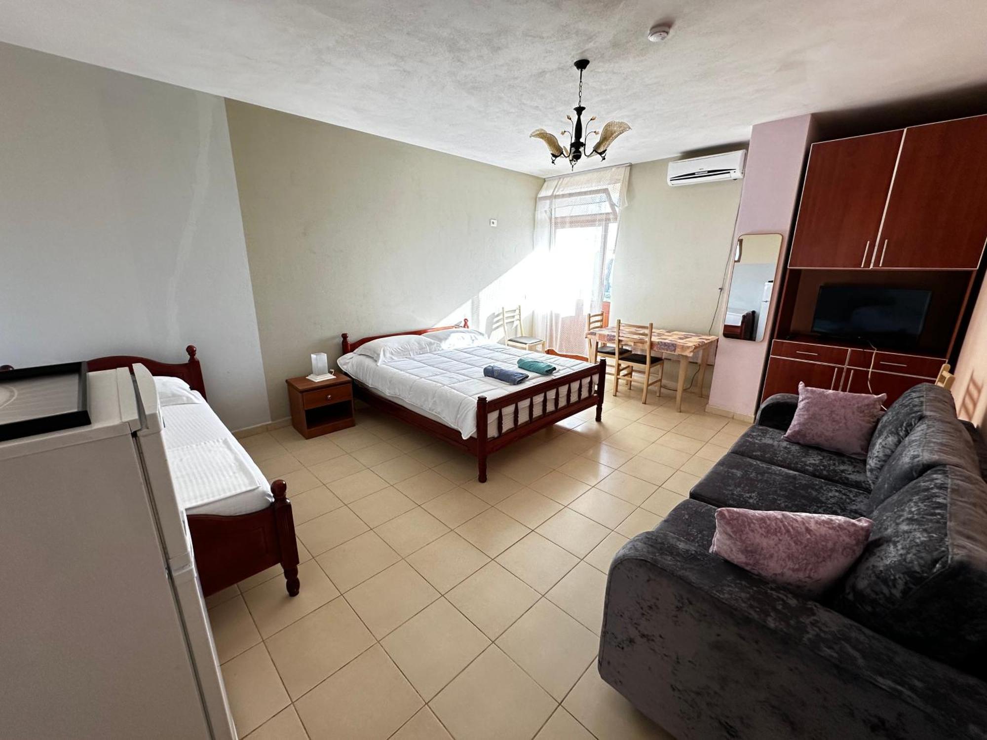 Romance Holiday Garden Inn Durrës 외부 사진